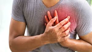 सीने में दर्द की वजह गैस है या हार्ट अटैक, कैसे करें पहचान? जानें 