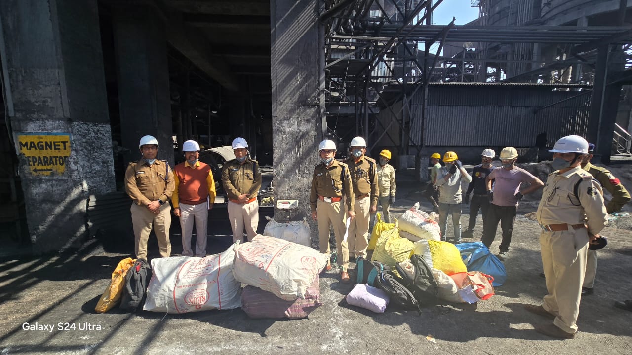  एनडीपीएस मामलों में जब्त 422.259 किलोग्राम गांजा समेत नशीली दवाओं को किया गया नष्ट