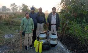 बलौदाबाजार : आबकारी विभाग की कार्रवाई, 35 बल्क लीटर महुआ शराब जब्त