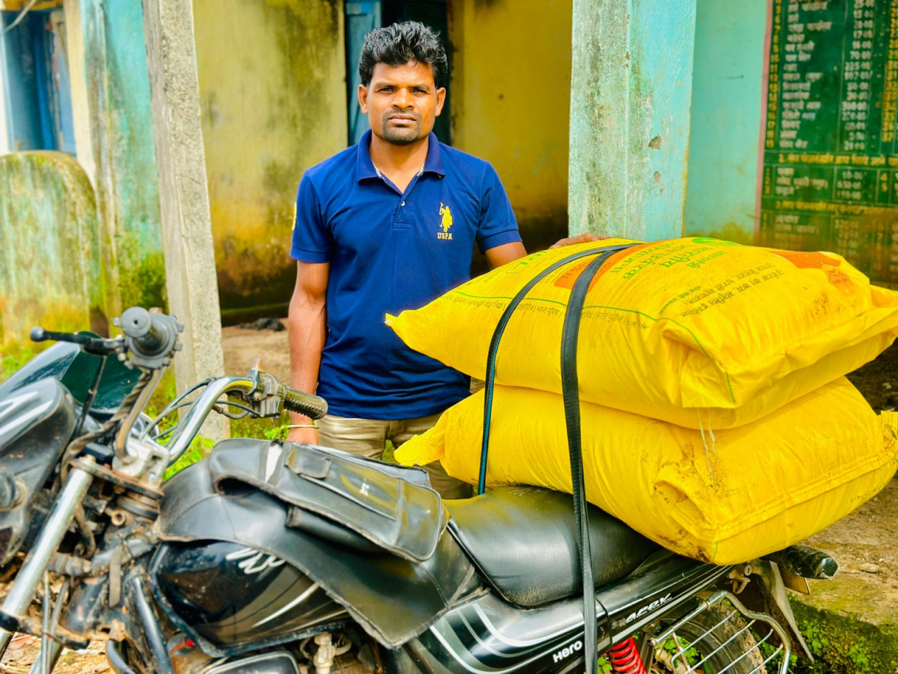  किसानों को मिल रहा पर्याप्त मात्रा में खाद-बीज