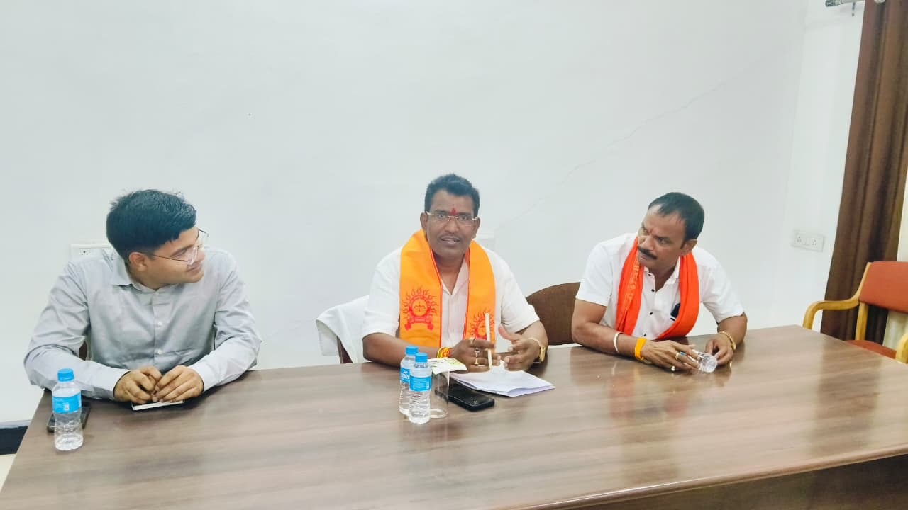 राजिम विधायक रोहित साहू ने ली विभागवार समीक्षा, सभी निर्माण कार्यों को समय सीमा में गुणवत्ता के साथ पूरा करने के दिए निर्देश 