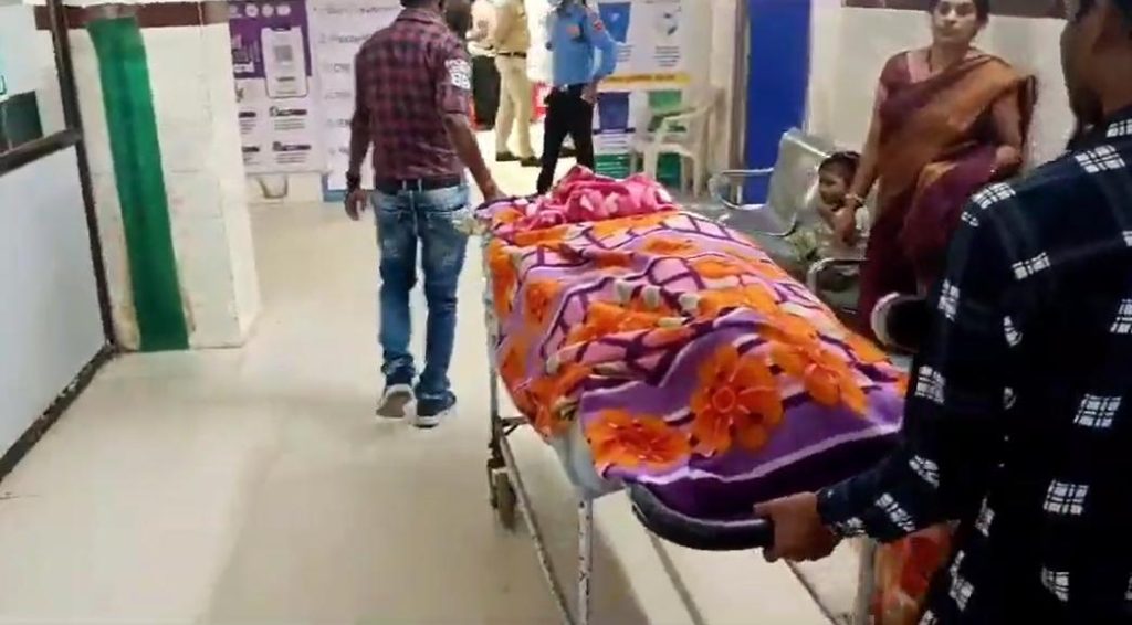 तेज रफ्तार का कहर : ट्रक ने 3 बाइक सवार युवकों को मारी ठोकर,1 की मौत.. 