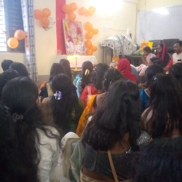 धूमधाम से मनाया गया बसंत पंचमी -- ज्ञान के देवी मां सरस्वती की हुई पूजा अर्चना 