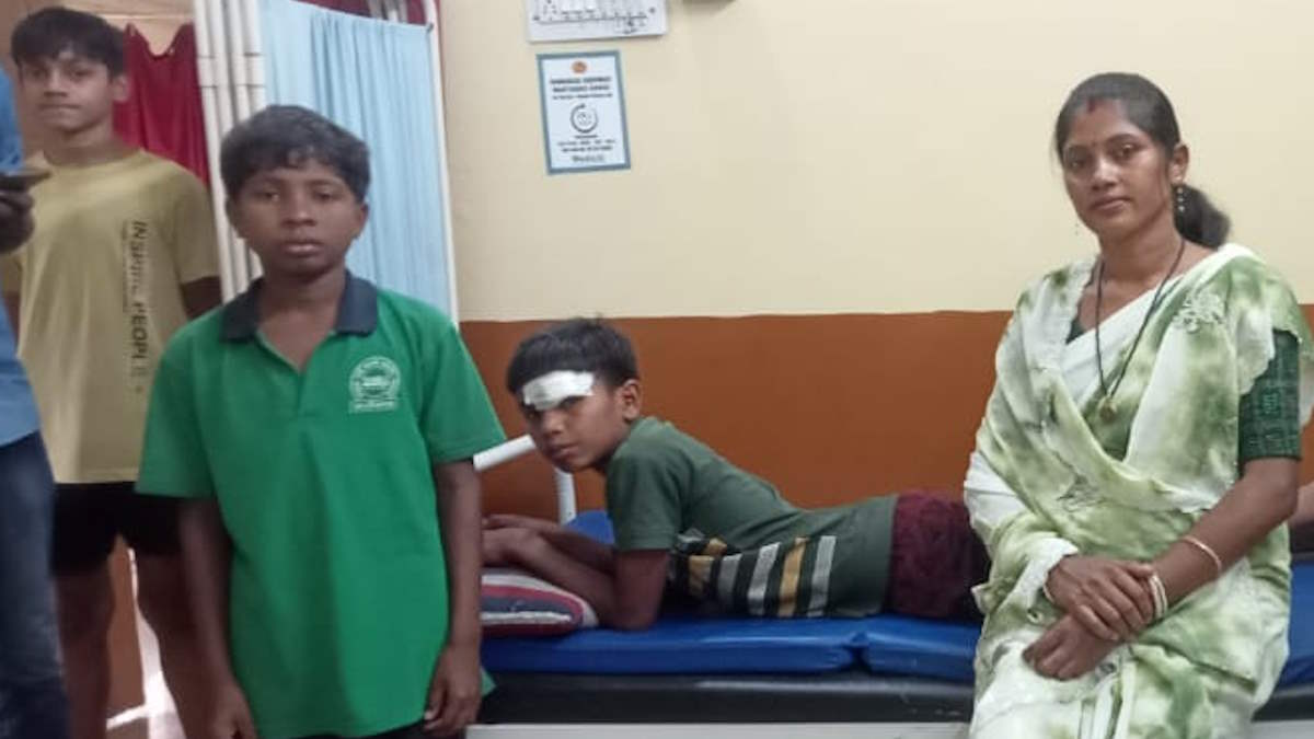  आदिवासी छात्रावास में वारदात: रसोइए ने छात्र पर टंगिया से हमला, आरोपी हिरासत में
