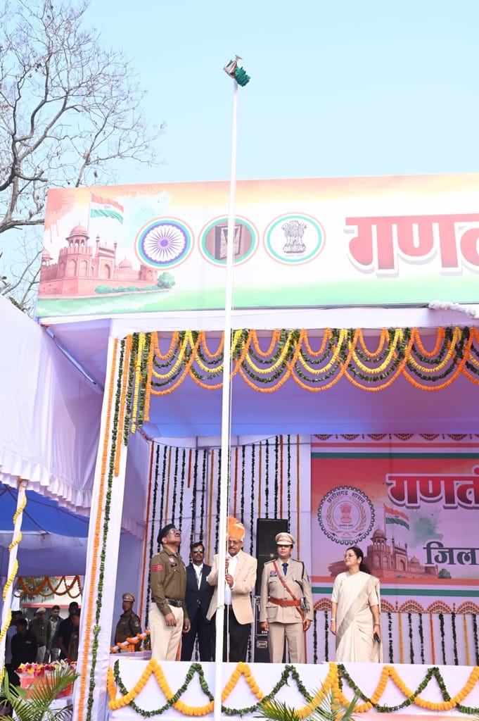 गणतंत्र दिवस उल्लासपूर्ण ढंग से मनाया गया,झांकी में दिखा प्रदेश का पहला बुजुर्ग स्वास्थ्य देखभाल केन्द्र