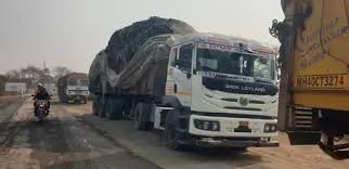 बदबूदार वेस्ट मटेरियल से ग्रामीण परेशान,SDM ने सीमेंट संयंत्रों को दी अंतिम चेतावनी