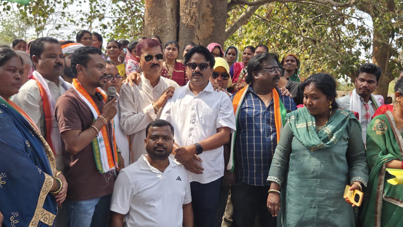 आंगनबाड़ी कार्यकर्ताओं के आंदोलन का समर्थन में उतरी कांग्रेस