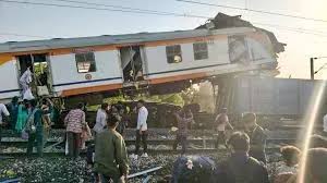 बिलासपुर रेल हादसा : गलत सिग्नल वाली लाइन पर ट्रेन,स्टेशन अधीक्षक ने FIR दर्ज कराई