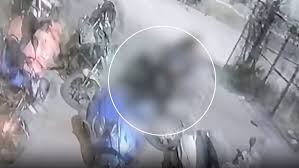 पार्किंग में रोमांस: राजधानी रायपुर में नाइजीरियन युवक-युवती की अश्लील हरकत 