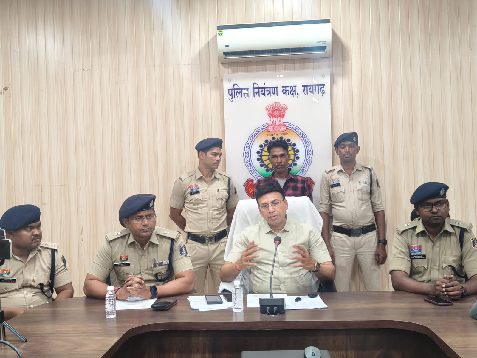 “ऑपरेशन तलाश” में रायगढ़ पुलिस को बड़ी सफलता, 5 दिनों के विशेष अभियान में 246 वारंटों की तामिली