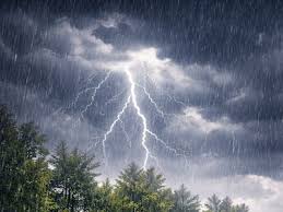 Chhattisgarh Weather: तापमान गिरा, आज बारिश के साथ तेज हवाएं और बिजली गिरने की चेतावनी