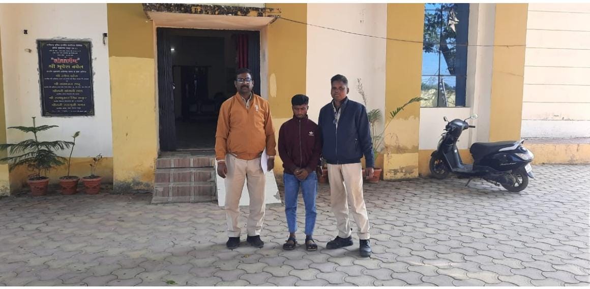 ऑपरेशन अंकुश, दो वर्ष से फरार मोटरसाइकिल चोर रितिक चढ़ा पुलिस के हत्थे