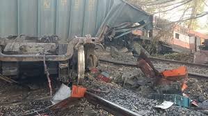 झारखंड में रेल हादसा: दो मालगाड़ियों की हुई टक्कर, 2 लोको पायलट समेत 3 की मौत