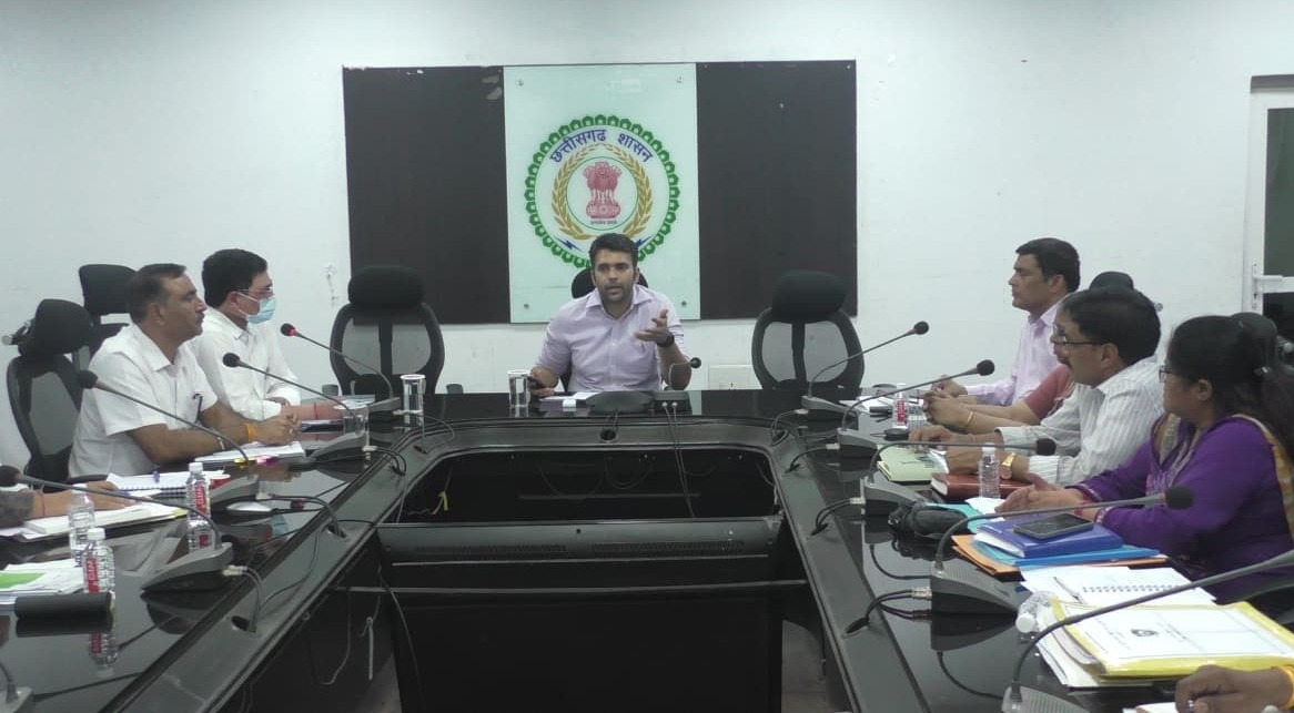 सीबीएसई मान्यता प्राप्त निजी विद्यालयों की कलेक्टर ने ली समीक्षा बैठक, खराब परीक्षाफल पर दी कड़ी चेतावनी