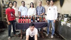 रायपुर में महाराष्ट्र और हिमाचल ब्रांड की शराब जब्त 