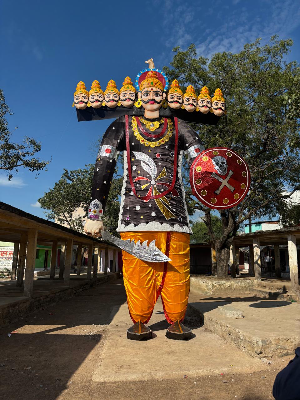 आज होगा लवन में रावण का दहन,दशहरा उत्सव समिति के द्वारा तैयारियां पूरी कर ली गई   