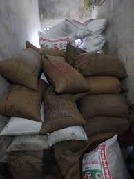 अवैध परिवहन एवं भण्डारण पर जांच दल द्वारा 763 बोरी धान जप्त किया गया