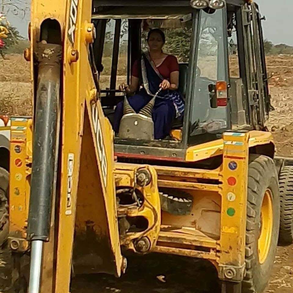 जेसीबी दीदी दमयंती जापान जाकर दिखाएंगी जौहर 