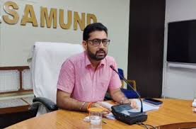 कलेक्टर ने किया स्कूल, आंगनबाड़ी, इंजेक्शन वेल और पीएम जनमन आवास का निरीक्षण