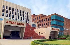 Private University में एडमिशन से पहले सावधान! आयोग ने जारी की 5 जरूरी गाइडलाइन, वरना पड़ सकता है भारी