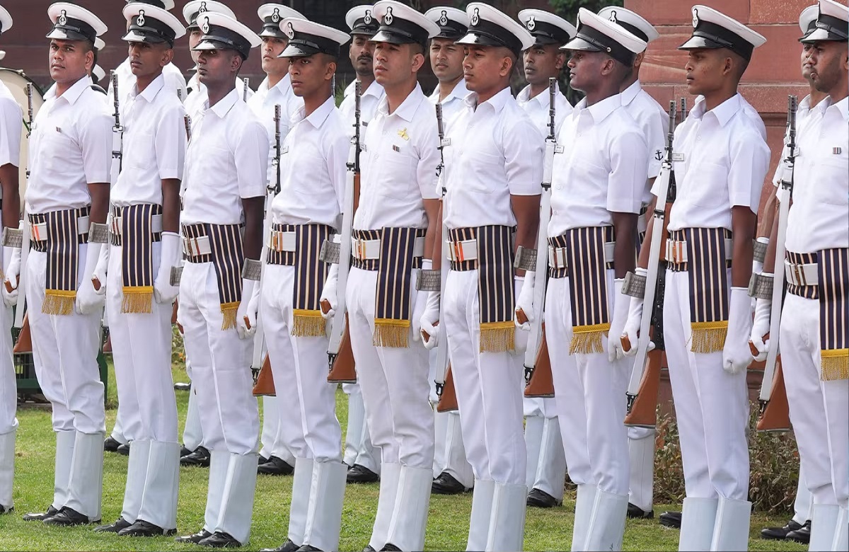 Indian Navy Agniveer Bharti: 10वीं पास युवाओं के लिए सुनहरा मौका,यहां देखें पूरी डिटेल्स