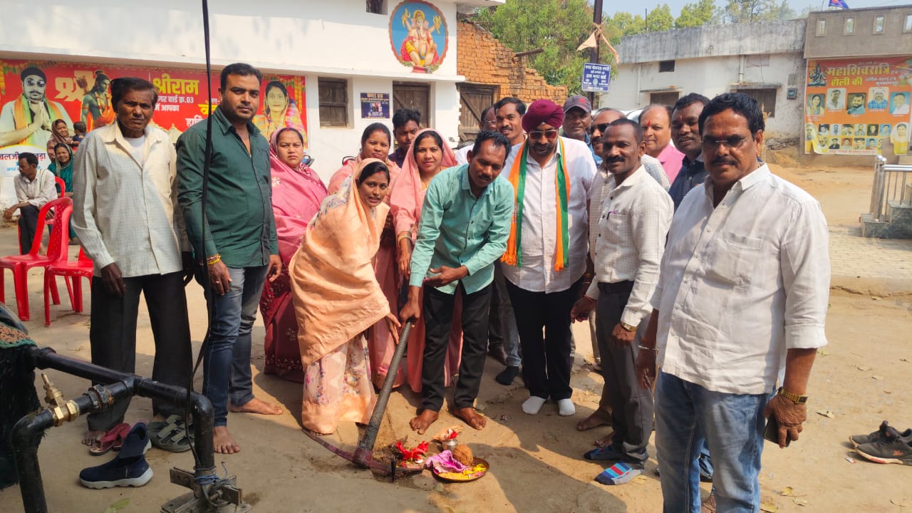 नगर पंचायत नगरी में पार्षद निधि से विकास कार्यों का भूमिपूजन संपन्न