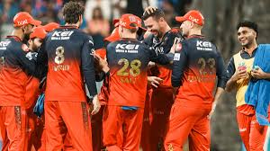 Royal Challengers Bengaluru को बड़ा झटका: Phil Salt चोट के चलते लौटे इंग्लैंड