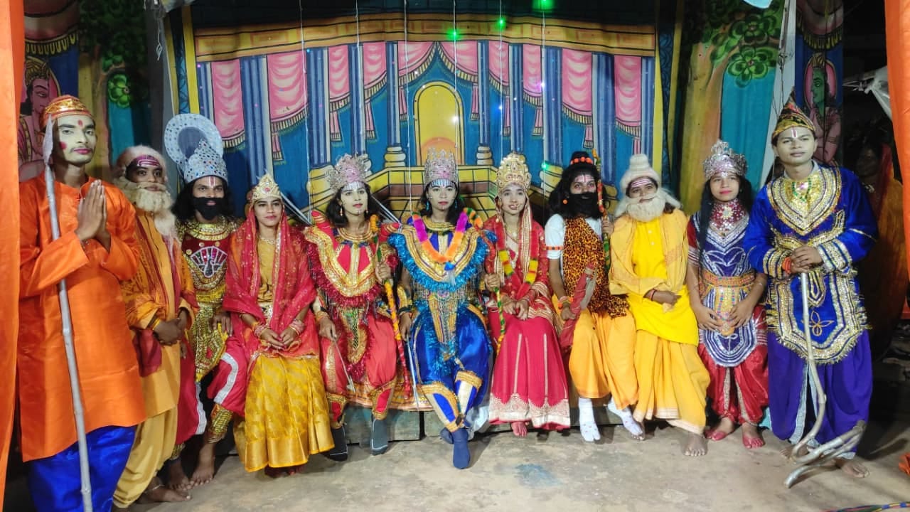 सोहपुर की रामलीला मंडली जिसमें सिर्फ बेटियां करती हैं अभिनय 