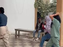 पड़ोसियों की शिकायत रंग लाई, मकान की आड़ में चलता रहा देह व्यापार