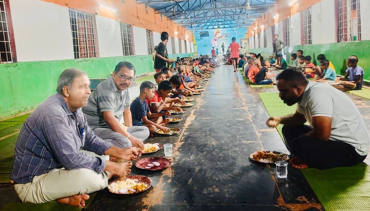 पोटाकेबिन पकेला में बच्चों का प्रदर्शन शांत,प्रशासन की संवेदनशील पहल से जीता विश्वास