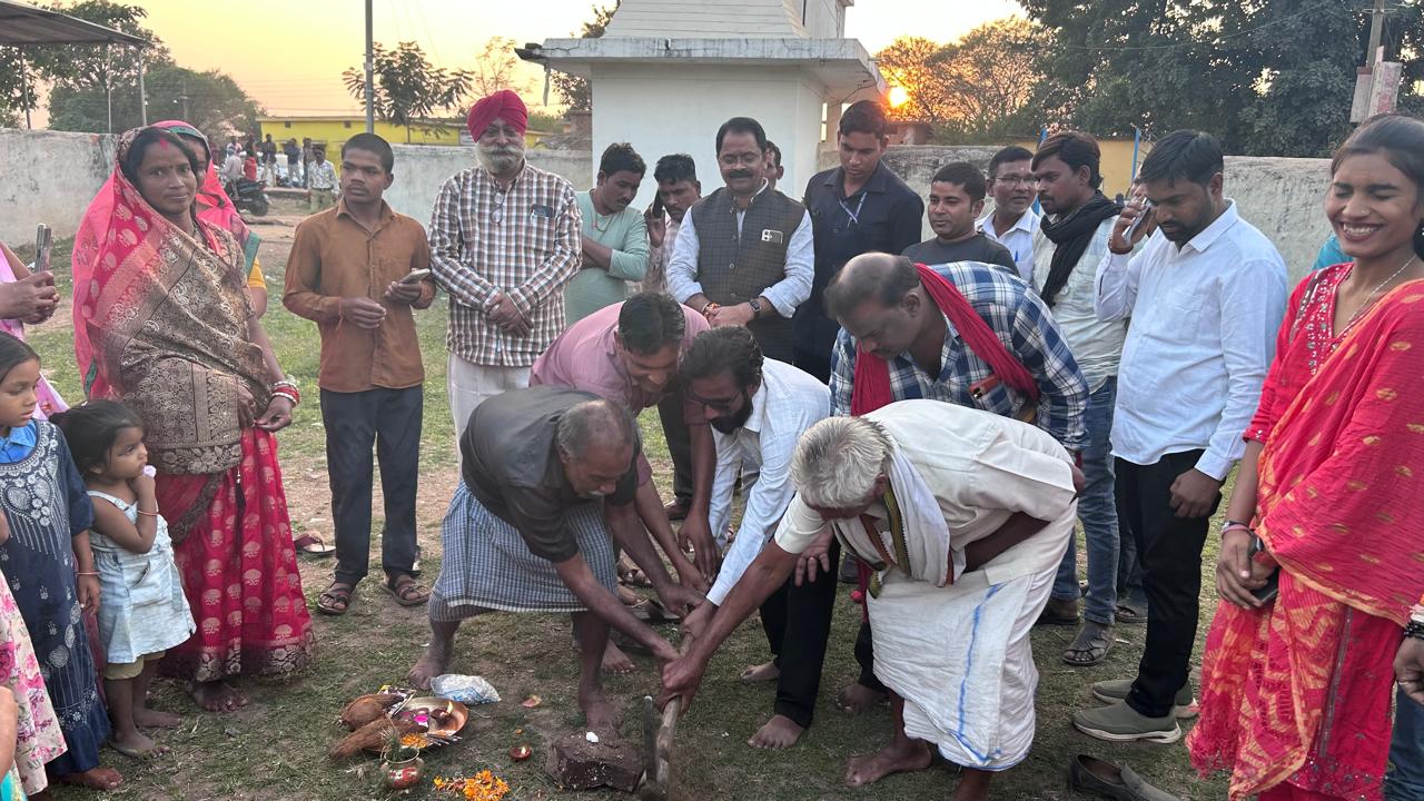 विधायक इंद्र साव का जनसंपर्क एवं विकास अभियान तेज,कई गांवों में रखी विकास कार्यों की नींव 