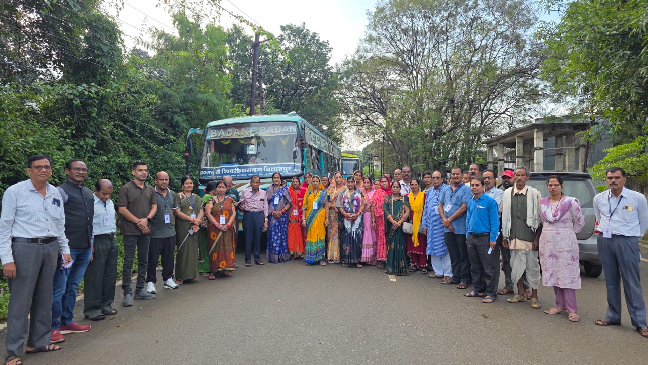 श्री रामलला दर्शन योजना के तहत जिले से 112 श्रद्धालुओं का जत्था रवाना
