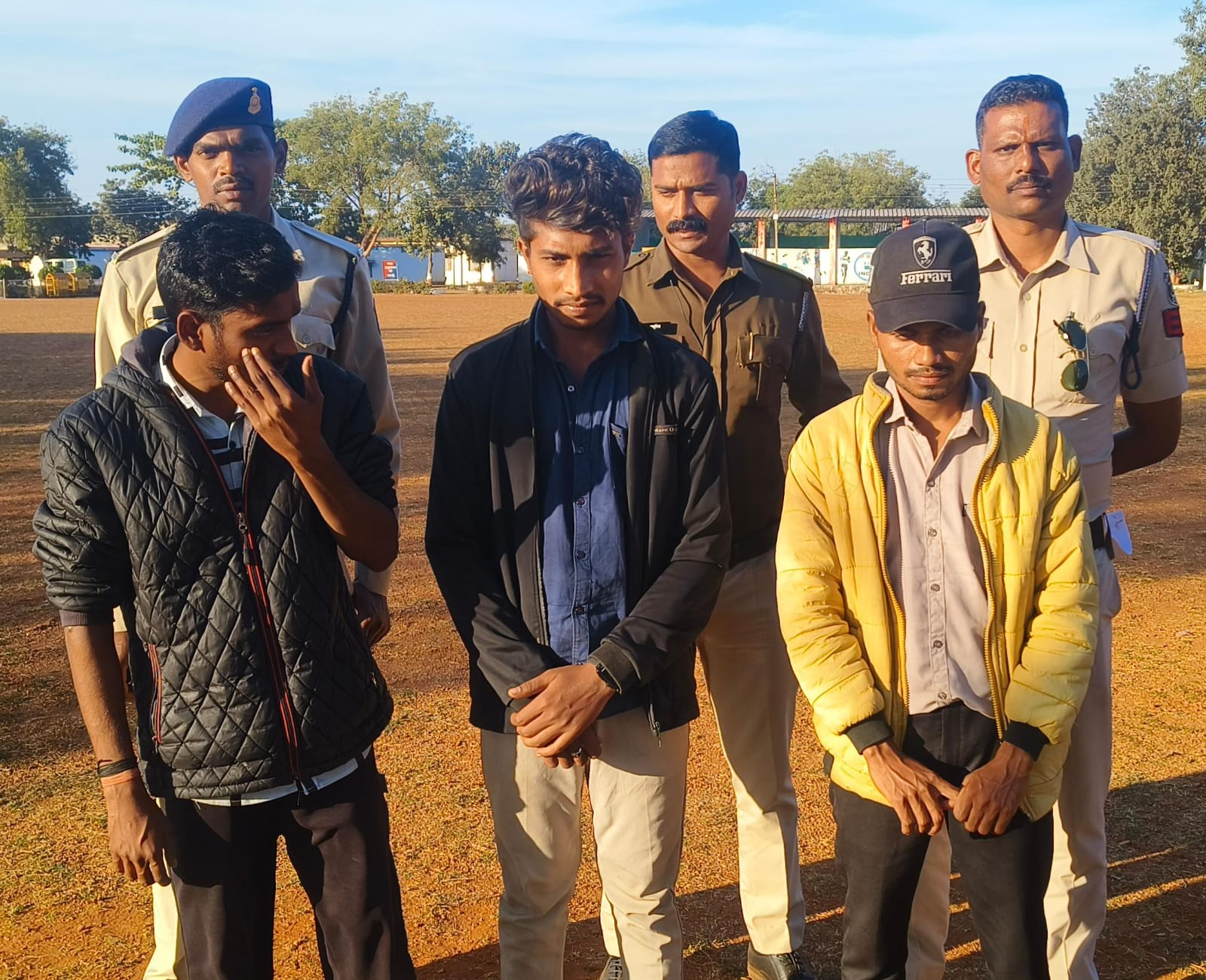 आरक्षक भर्ती परीक्षा में अनुचित तरीके से इवेंट में नम्बर बढ़ाने के लिए 03 कंप्यूटर ऑपरेटर को गिरफ्तार कर भेजा गया जेल 