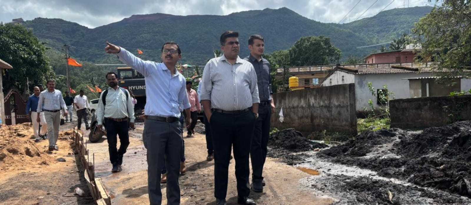 किरंदुल के जलभराव वार्डों में रिटर्निंग वॉल निर्माण कार्यों को इसी माह तक पूर्ण करने कलेक्टर ने दिए निर्देश