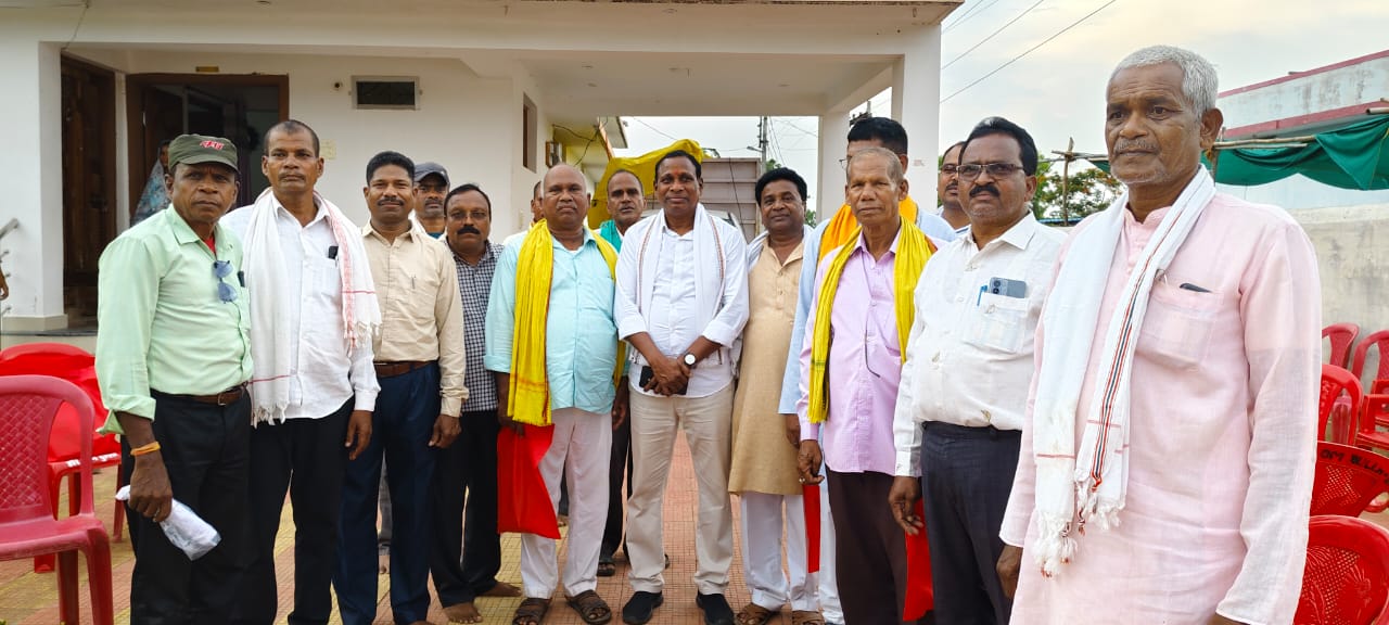 विधायक जनक ध्रुव ग्राम कनसिंघी पहुंच लोगों से की भेंट मुलाकात