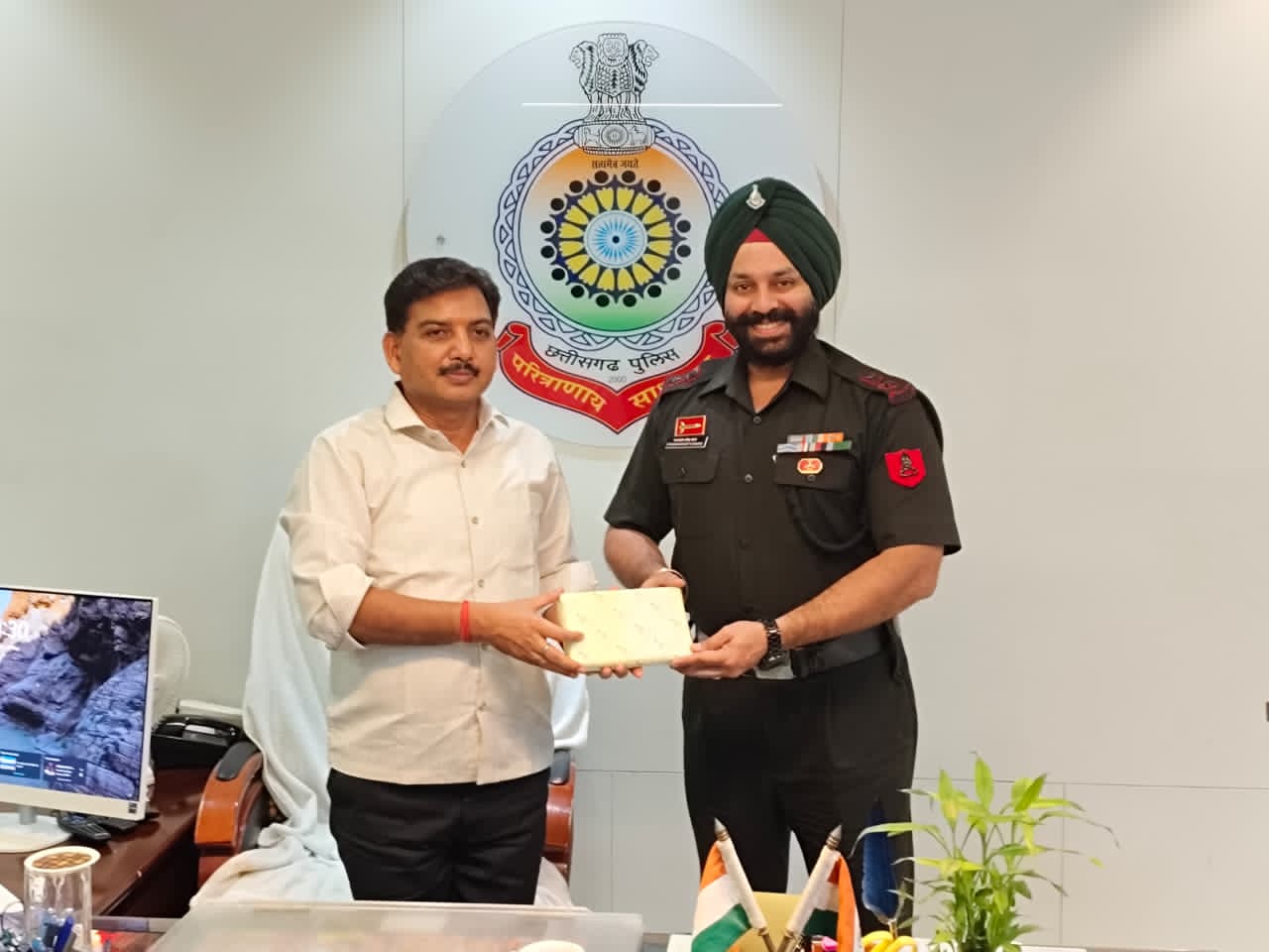 DIG रामकृष्ण साहू से मिले NDRF अधिकारी, आपदा राहत और रेस्क्यू ऑपरेशन पर हुई चर्चा