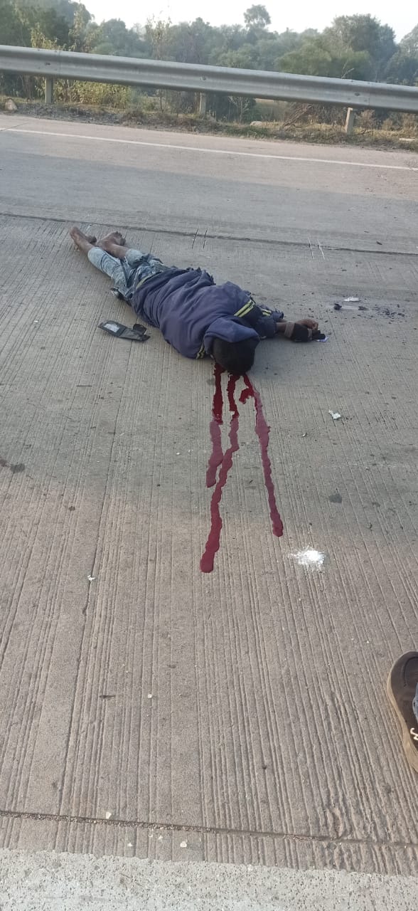 इनोवा क्रिस्टा ने बाइक सवार को मारी ठोकर उपचार के दौरान युवक की मौत 