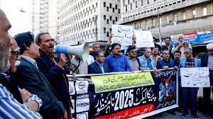 पाकिस्तान में इन 8 पत्रकारों और यूट्यूबर्स को सुनाई गई उम्रकैद की सजा