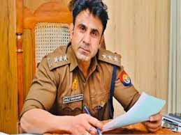 संभल हिंसा केस में कोर्ट का बड़ा आदेश, ASP अनुज चौधरी समेत 12 पुलिसकर्मियों पर दर्ज हो FIR