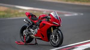 डुकाटी ने लॉन्च की 2025 Panigale V2,890 सीसी का दमदार इंजन,कीमत 19.12 लाख रुपये से शुरू