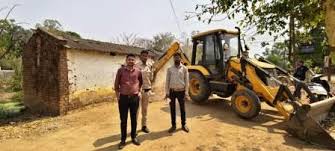 बागबाहरा में शासकीय भूमि से अतिक्रमण हटाने की बड़ी कार्रवाई