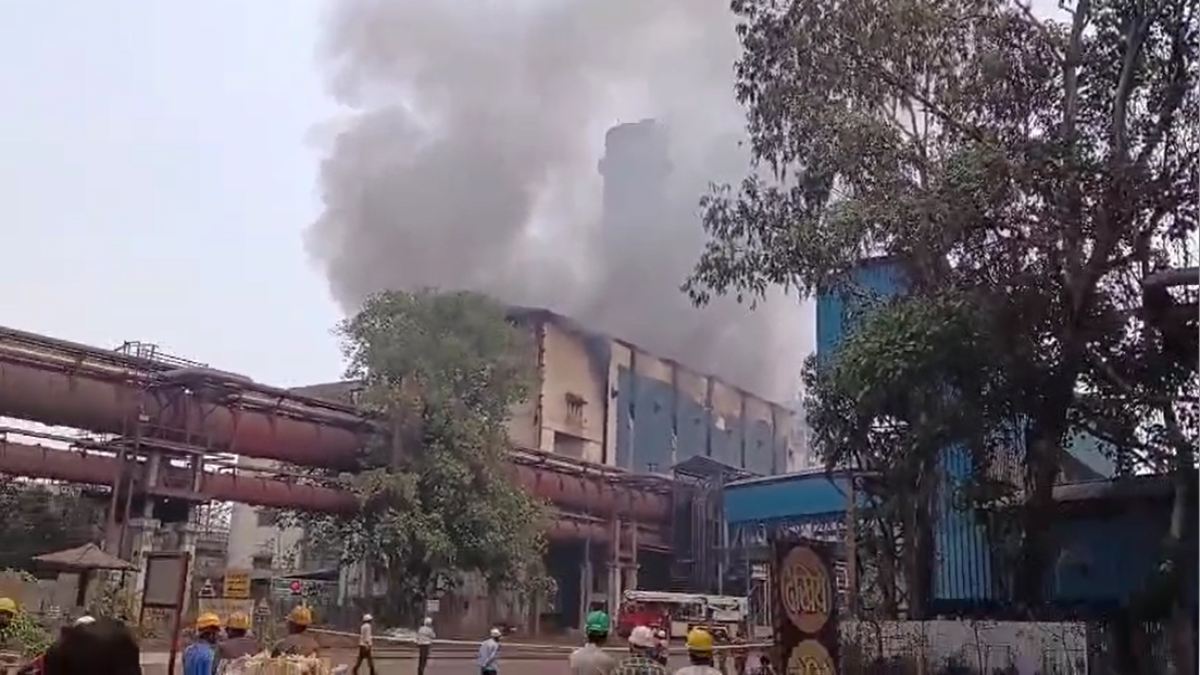 भिलाई स्टील प्लांट में आग का तांडव, टर्बाइन ब्लास्ट के बाद 8 मजदूर घायल