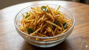 फास्ट स्पेशल रेसिपी: घर पर तैयार करें आलू लच्छा नमकीन, आसान तरीका