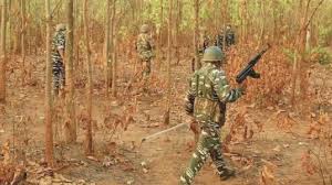 बीजापुर में सुरक्षाबलों और नक्सलियों के बीच मुठभेड़ जारी,नक्सली कमांडर उधम सिंह ढेर