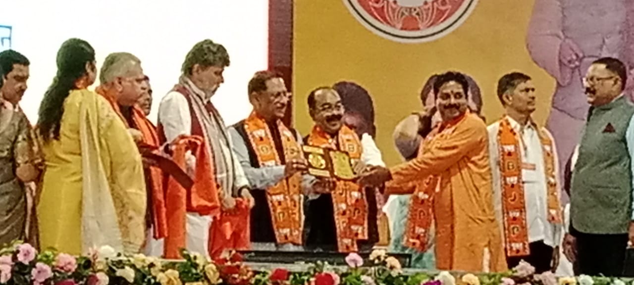 
सदस्यता अभियान में उत्कृष्ट कार्य के लिए राजेश साहू को मुख्यमंत्री ने किया सम्मानित 