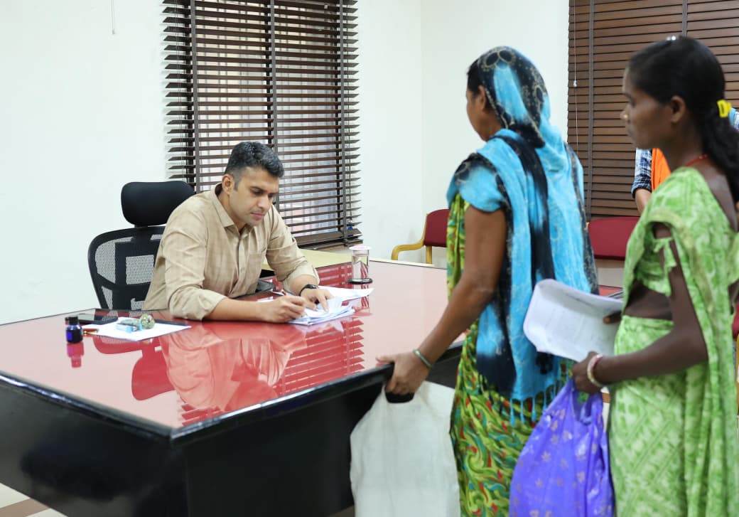 जनदर्शन के प्रकरणों का त्वरित, पारदर्शी एवं नियमानुसार निराकरण सुनिश्चित करें : कलेक्टर
