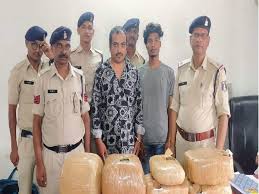 दुर्ग-छपरा सारनाथ एक्सप्रेस में अवैध गांजा तस्करी करते दो युवक अरेस्ट