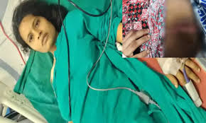 मेकाहारा अस्पताल में बड़ी लापरवाही,महिला मरीज की हालत गंभीर,और छुट्टी दे रहे डॉक्टर