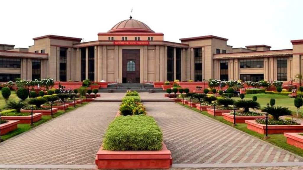 स्वास्थ्य विभाग और रेलवे की लापरवाही पर  हाईकोर्ट की सख्त नाराजगी,मांगा जवाब  