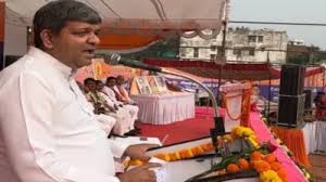 योगी के मंत्री का बड़ा बयान ,प्रधानमंत्री मोदी आदेश देंगे तो एक मिनट में इस्तीफा दे दूंगा
 
